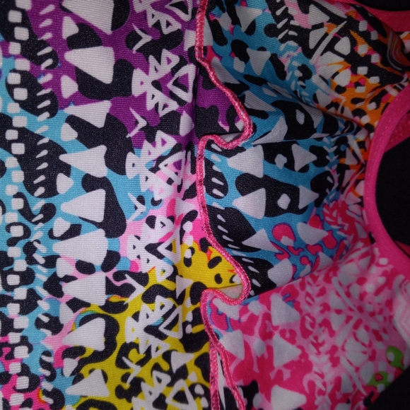 Babies one piece with fun lace and frills - Picture 4 of 4